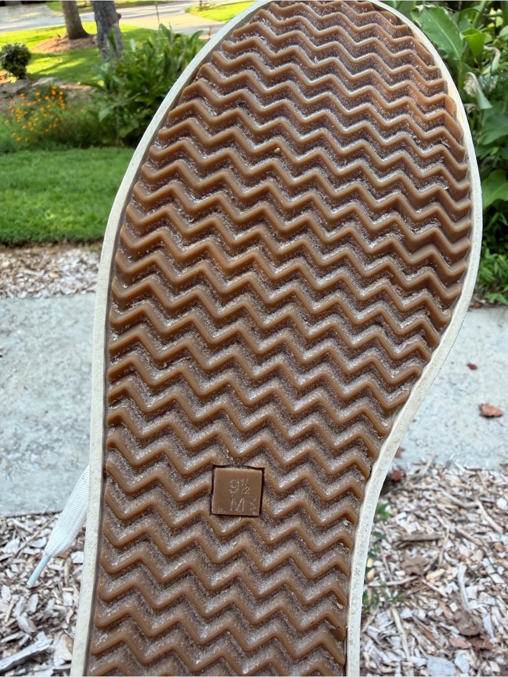 VANELi Sport Yaqira Metallic Knit Suede Platform Sneakers Light Taupe - Size 9.5 - Picture 6 of 9